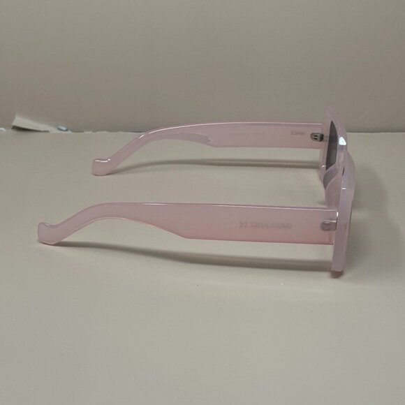 Minue | Garland Sunglasses in Pink - Picture 3 of 5